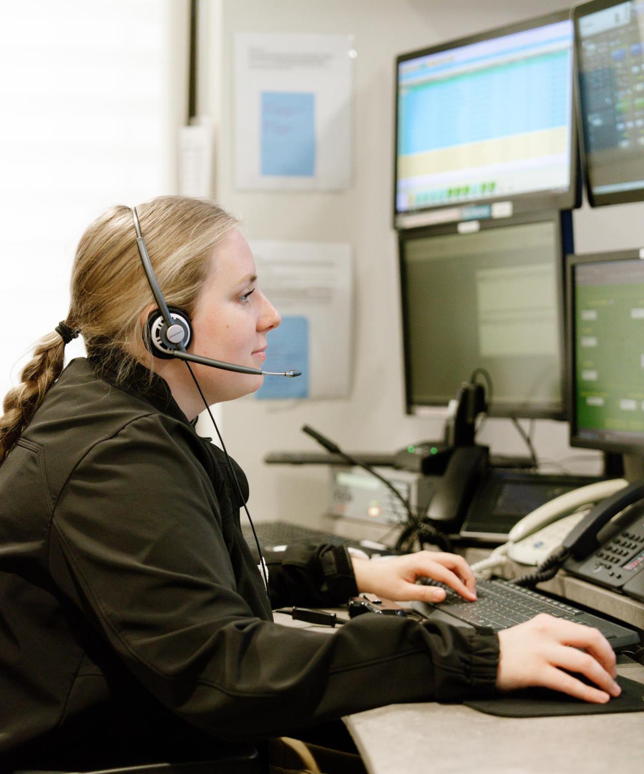 Capitol Police Dispatch answering the calls for help